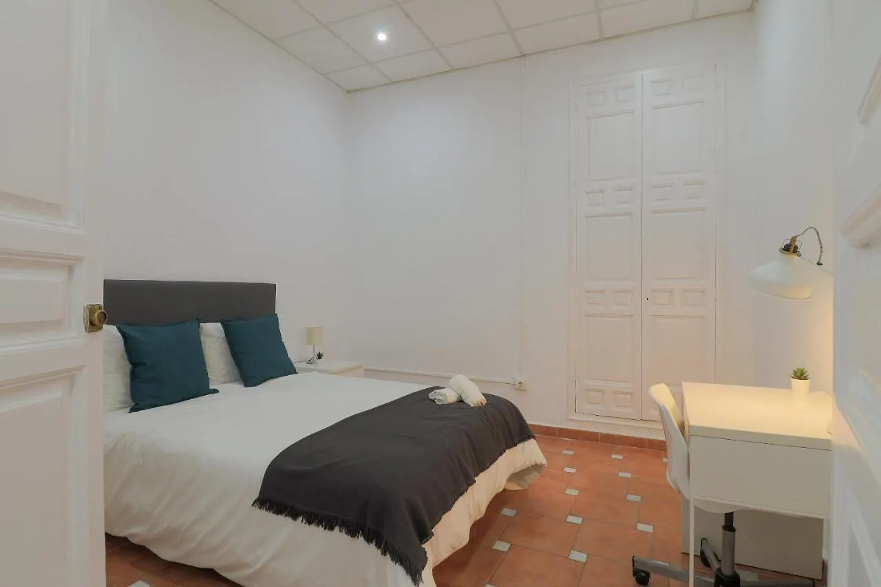 Apartment C67 - Shiny 6 Bedrooms In Plaza De La Merced Malaga